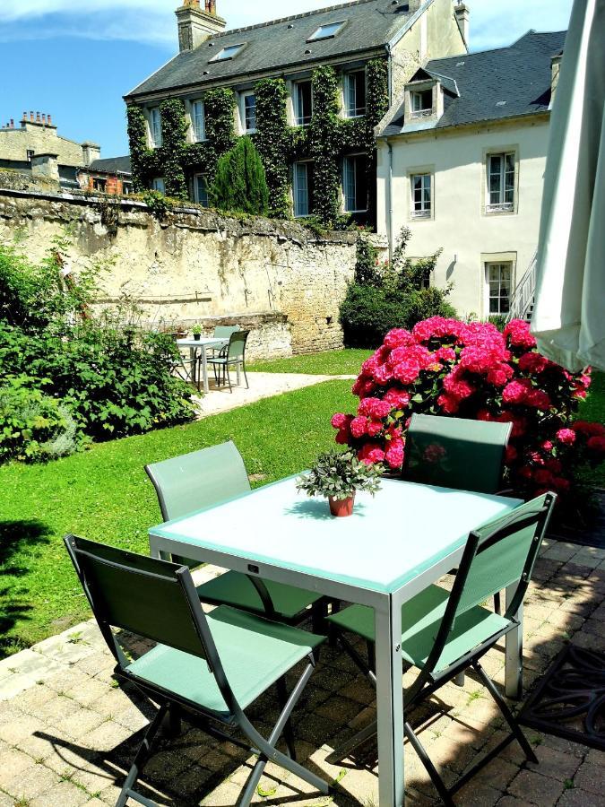 Apt Duplex Ou Plain Pied Tout Confort Plein Centre Ville Bayeux Proche Commerces, Restaurants, Avec Terrasse Privative Ou Jardin Commun Amenage Clos, Parking Gratuit A Proximite, Proche Plages Du Debarquement Exterior photo