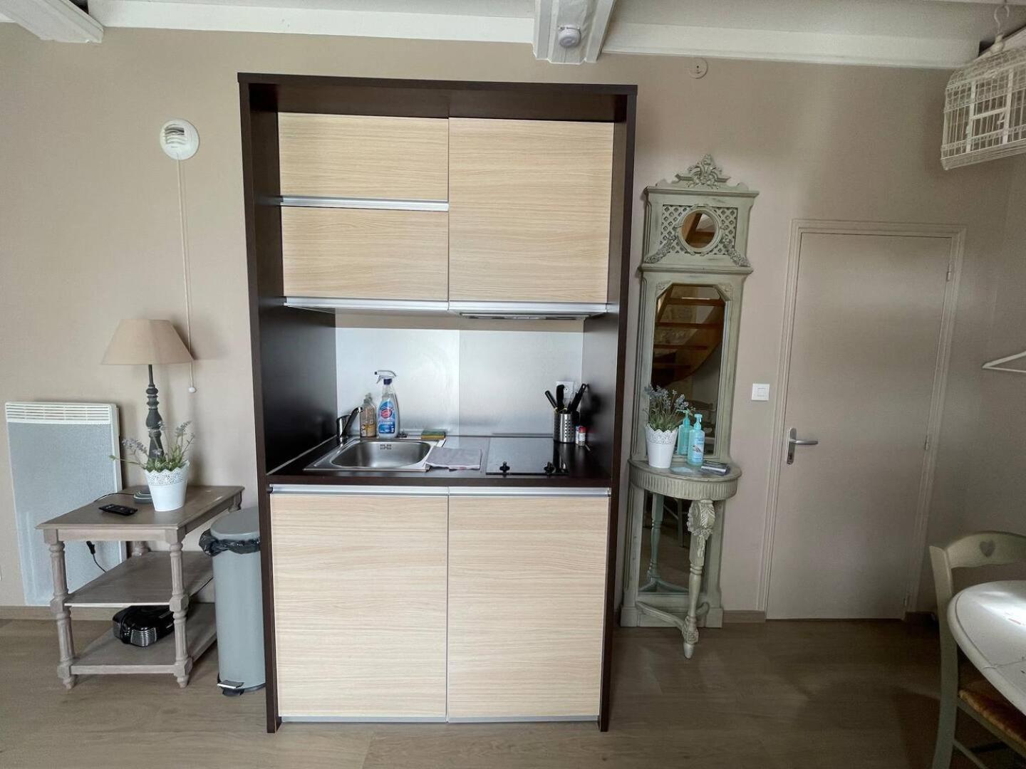 Apt Duplex Ou Plain Pied Tout Confort Plein Centre Ville Bayeux Proche Commerces, Restaurants, Avec Terrasse Privative Ou Jardin Commun Amenage Clos, Parking Gratuit A Proximite, Proche Plages Du Debarquement Exterior photo
