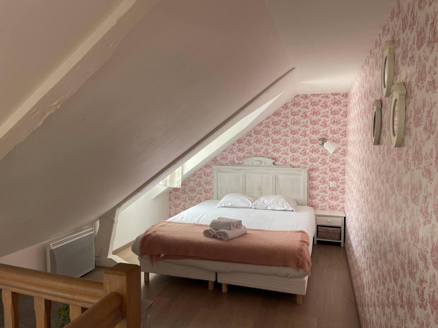 Apt Duplex Ou Plain Pied Tout Confort Plein Centre Ville Bayeux Proche Commerces, Restaurants, Avec Terrasse Privative Ou Jardin Commun Amenage Clos, Parking Gratuit A Proximite, Proche Plages Du Debarquement Exterior photo