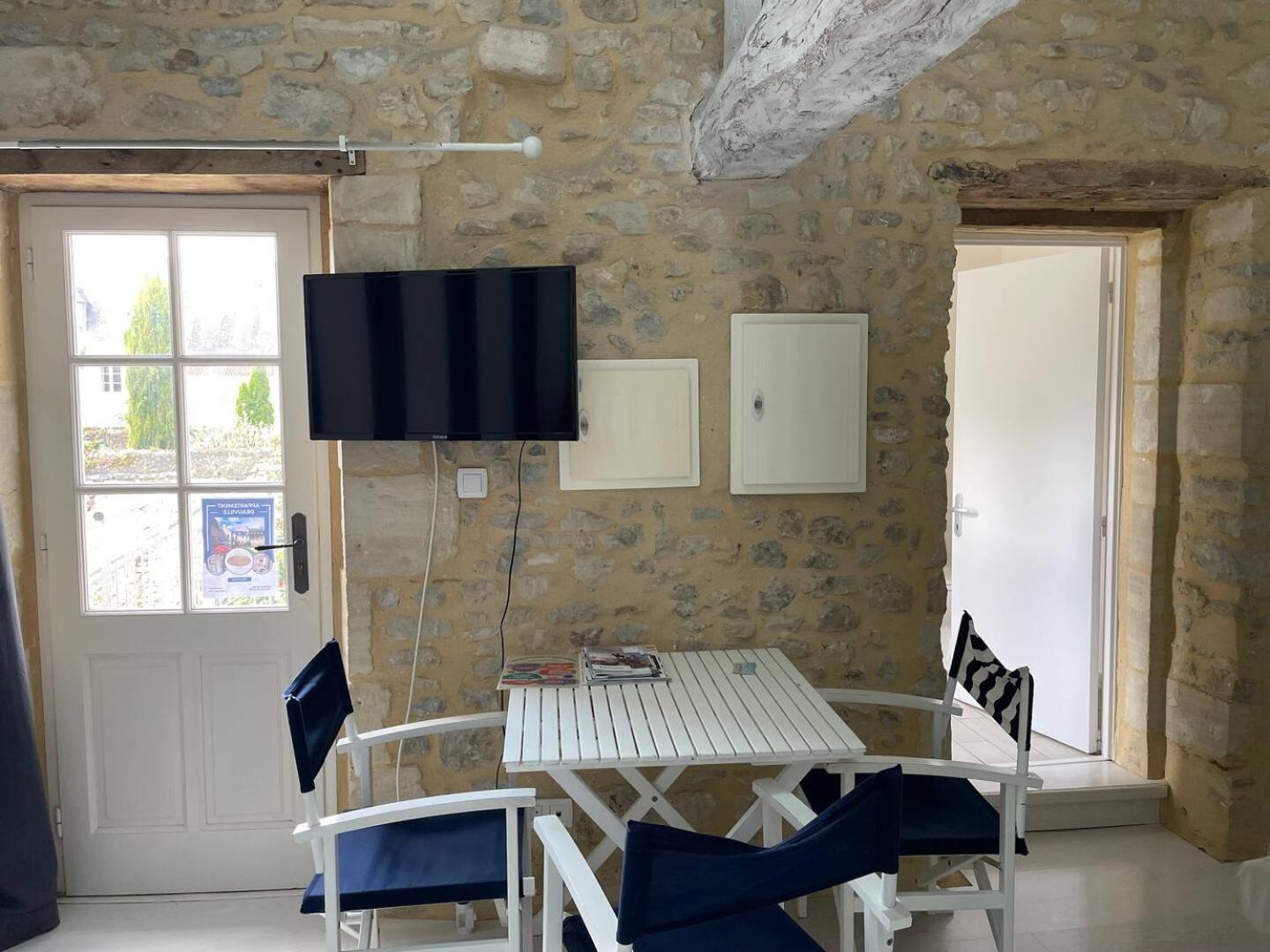 Apt Duplex Ou Plain Pied Tout Confort Plein Centre Ville Bayeux Proche Commerces, Restaurants, Avec Terrasse Privative Ou Jardin Commun Amenage Clos, Parking Gratuit A Proximite, Proche Plages Du Debarquement Exterior photo