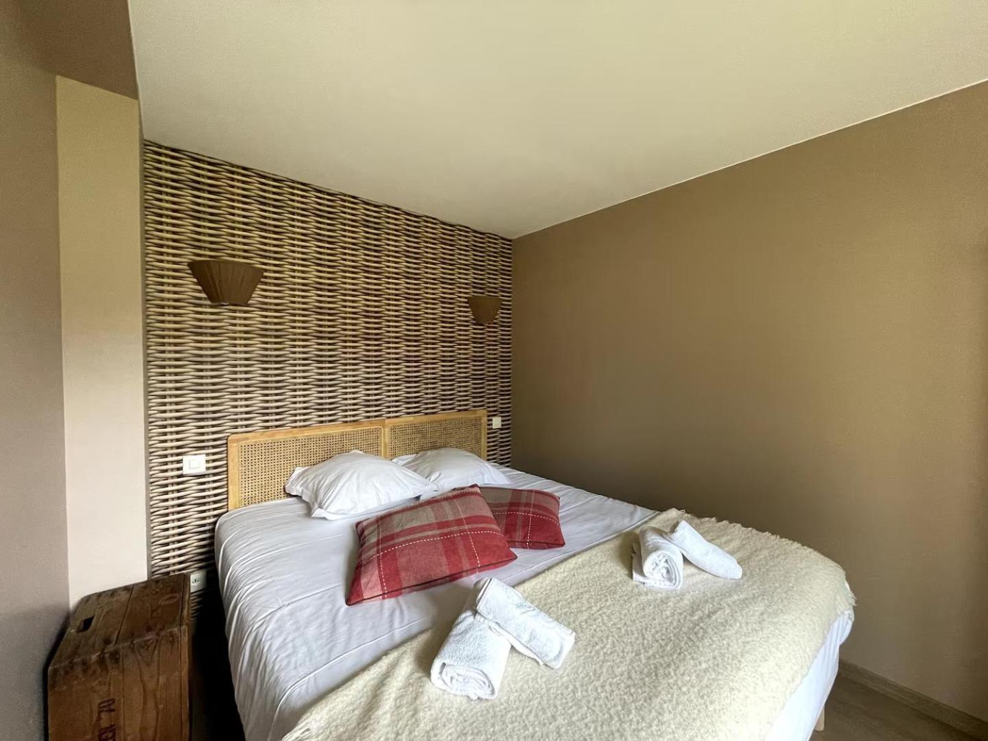 Apt Duplex Ou Plain Pied Tout Confort Plein Centre Ville Bayeux Proche Commerces, Restaurants, Avec Terrasse Privative Ou Jardin Commun Amenage Clos, Parking Gratuit A Proximite, Proche Plages Du Debarquement Exterior photo