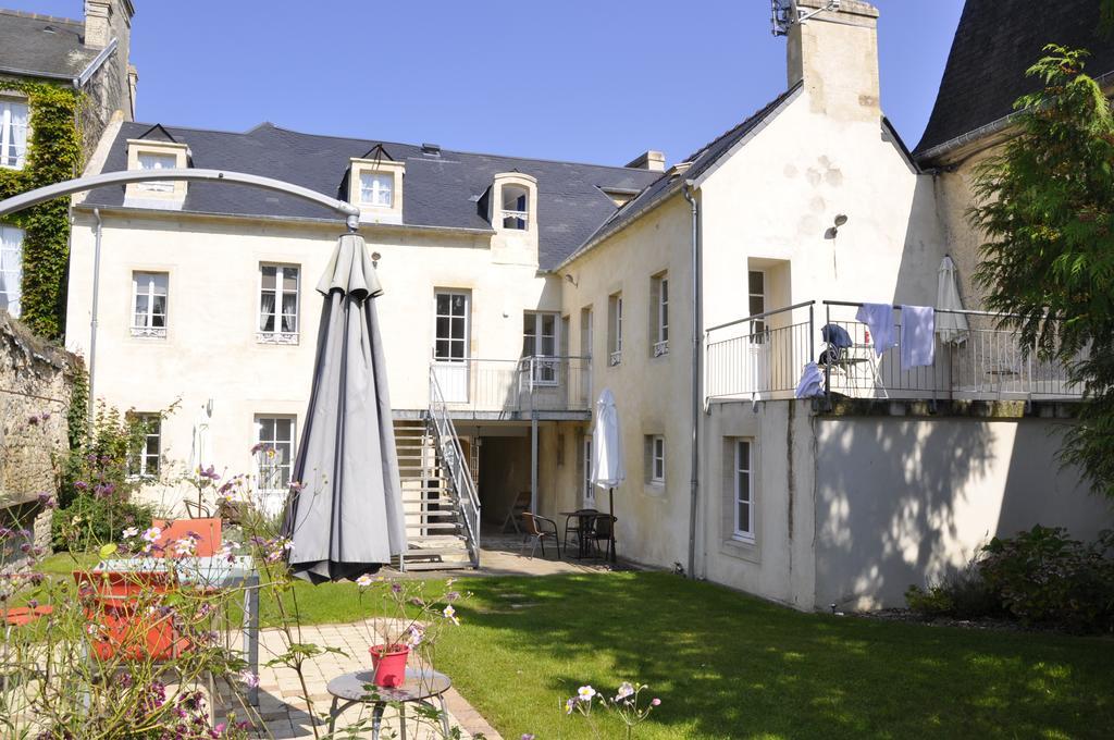 Apt Duplex Ou Plain Pied Tout Confort Plein Centre Ville Bayeux Proche Commerces, Restaurants, Avec Terrasse Privative Ou Jardin Commun Amenage Clos, Parking Gratuit A Proximite, Proche Plages Du Debarquement Room photo