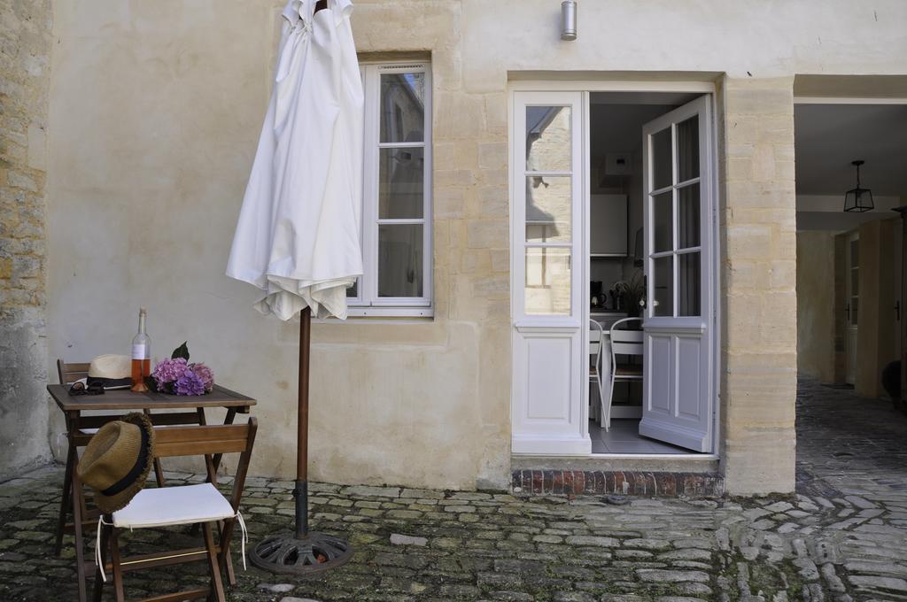 Apt Duplex Ou Plain Pied Tout Confort Plein Centre Ville Bayeux Proche Commerces, Restaurants, Avec Terrasse Privative Ou Jardin Commun Amenage Clos, Parking Gratuit A Proximite, Proche Plages Du Debarquement Exterior photo
